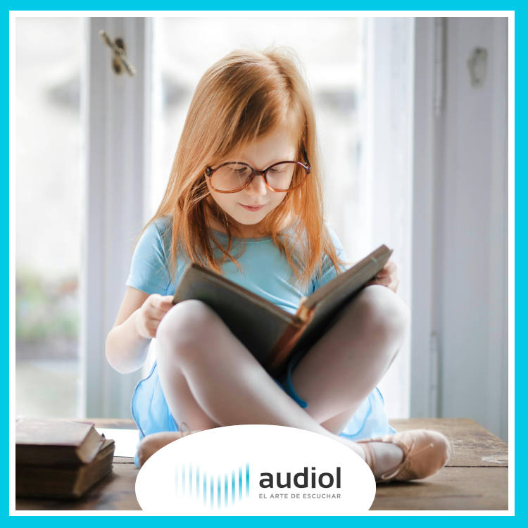 Niña leyendo