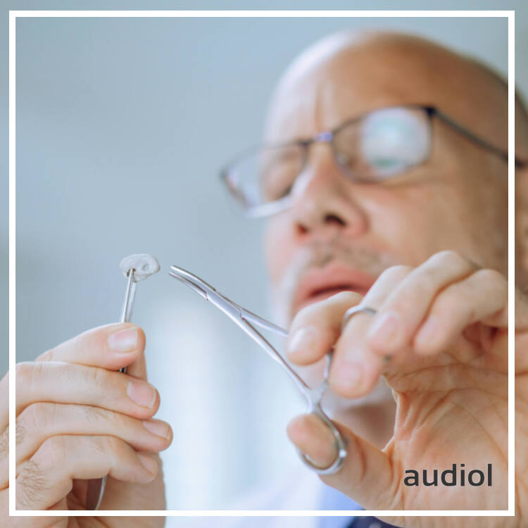 Implantes cocleares
