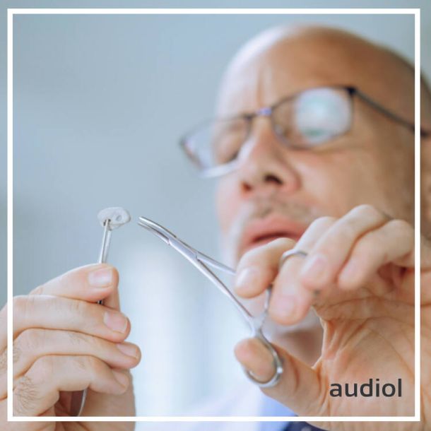 Implantes cocleares